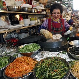 Gwangjang Market Eats
Bimbimbap
2014.04.10.
Gwangjang Market, Seoul
Ministry of Culture, Sports and Tourism
Korean Culture and Information Service
Korea.net(www.korea.net)
JEON HAN
-----------------------------------------------
광장시장 먹거리
광장시장 비빔밥
2014-04-10
광장시장
문화체육관광부
해외문화홍보원
코리아넷
전한